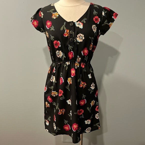 Tucker for Target Black & Pink Floral Print Short Sleeve Dress Size Medium - Picture 4 of 11